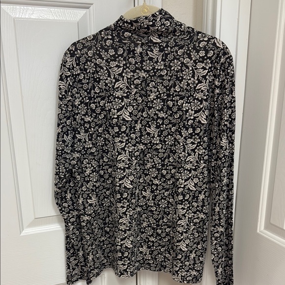 J Crew Women’s Turtle Neck Blouse - Picture 5 of 6